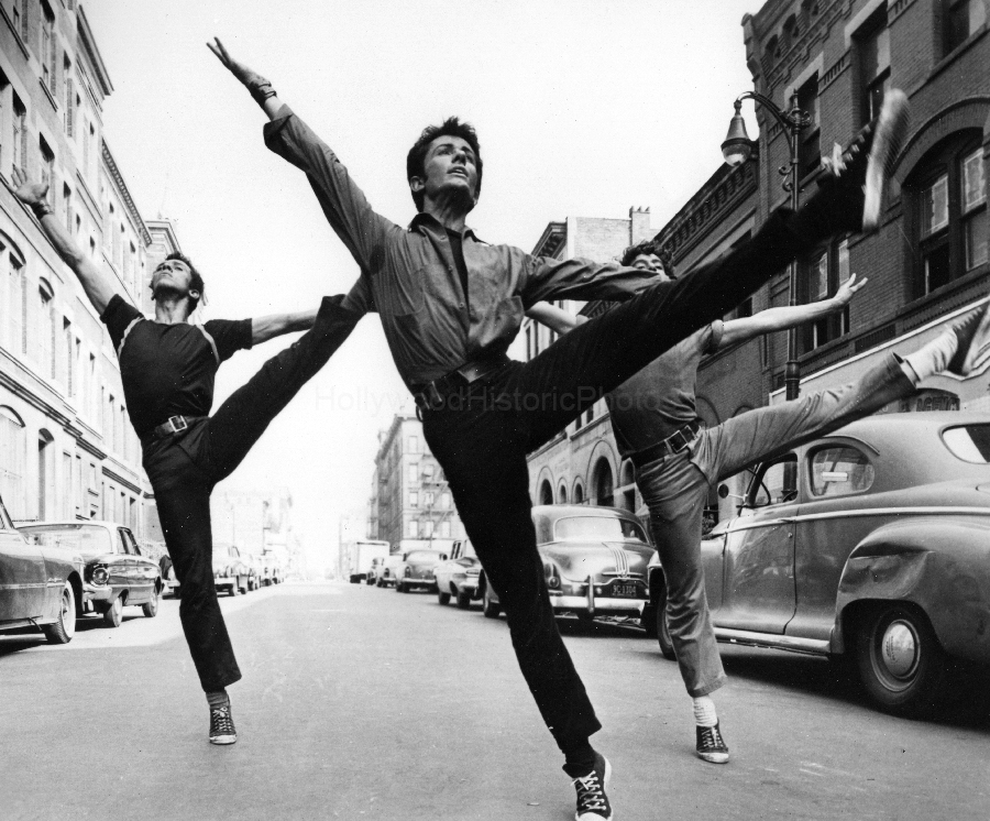 George Chakiris 1961 1 WM.jpg